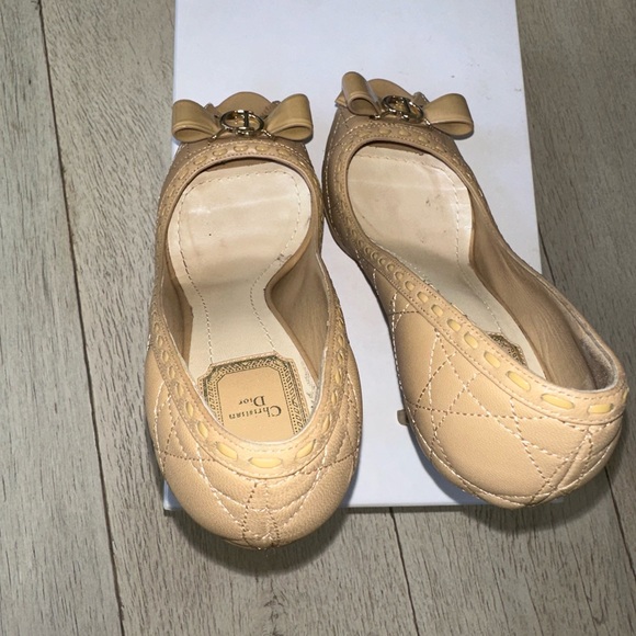 Dior Tan Bow Detail Heels - Picture 7 of 13